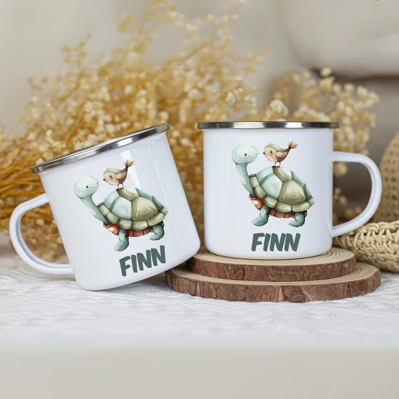 Emaille Tasse personalisiert – Kindertasse mit Namen und bunten Tiermotiven