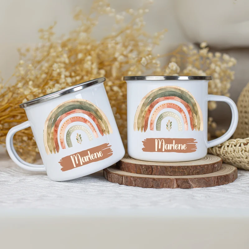 Emaille Tasse personalisiert – Kindertasse mit Namen und Regenbogen