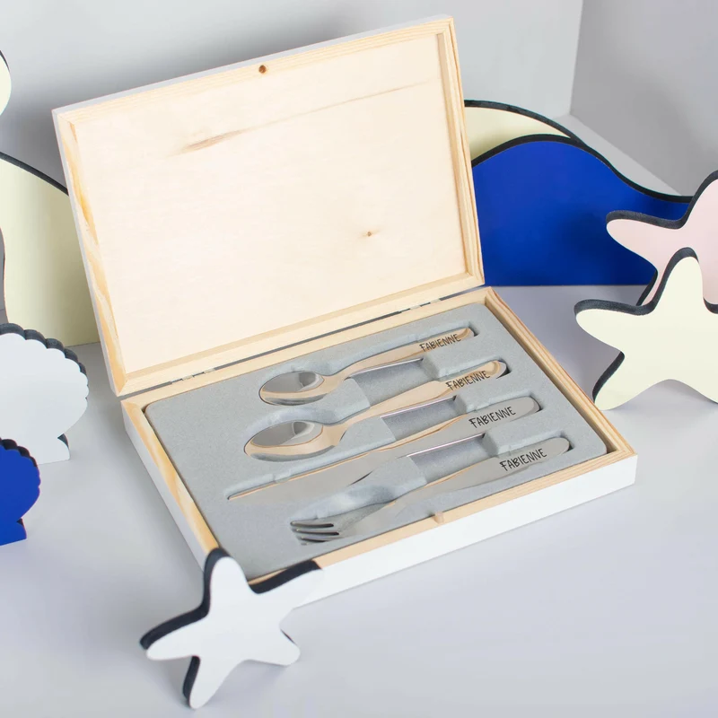 Kinderbesteck personalisiert mit Namen - Besteckset Oktopus Motiv | Taufgeschenk für Kinder - Geschenk zur Taufe für Jungs & Mädchen, weiß Kiste