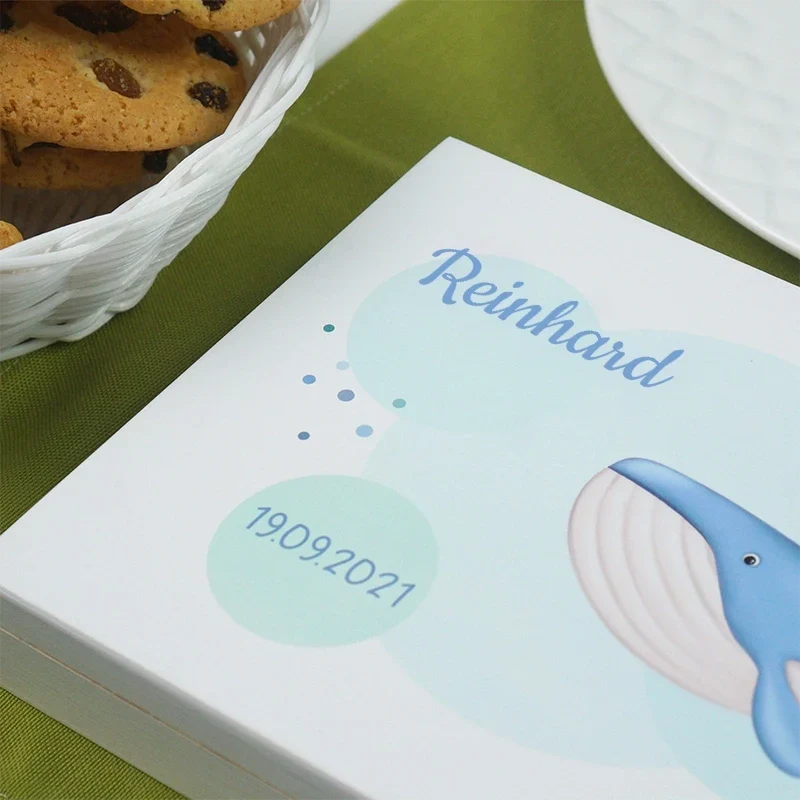 Kinderbesteck personalisiert mit Namen - Wal Motiv - Besteck mit Namen | Taufgeschenk für Kinder - Geschenk zur Taufe für Jungs & Mädchen, weiß Kiste