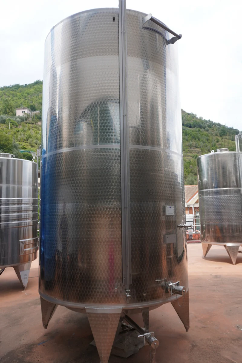 SERBATOIO INOX STOCCAGGIO FONDO CONICO 8000 LT - OUTLET86