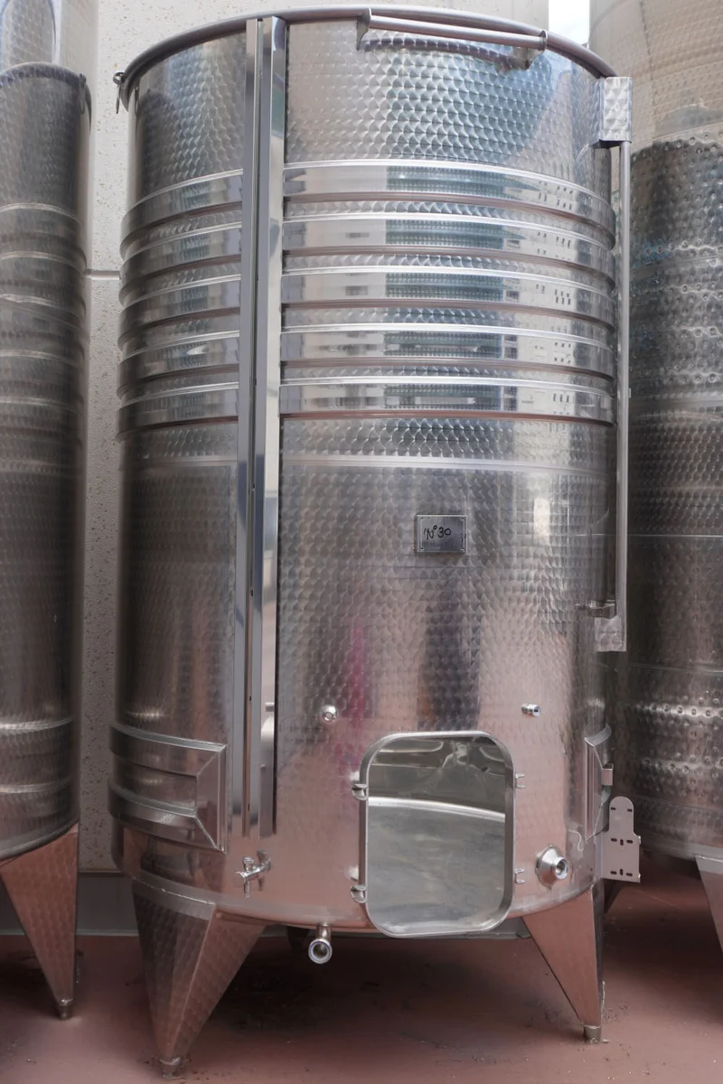 SERBATOIO INOX SEMPREPIENO AD ARIA FONDO PIANO INCLINATO CON SERPENTINA 5000 LT - OUTLET30