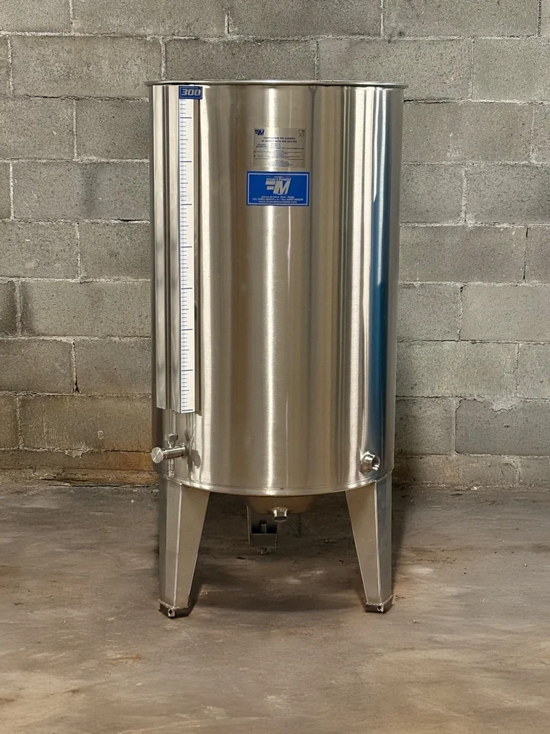 SERBATOIO INOX AISI 316 SEMPREPIENO AD ARIA FONDO BOMBATO 300 LT - OUTLET09