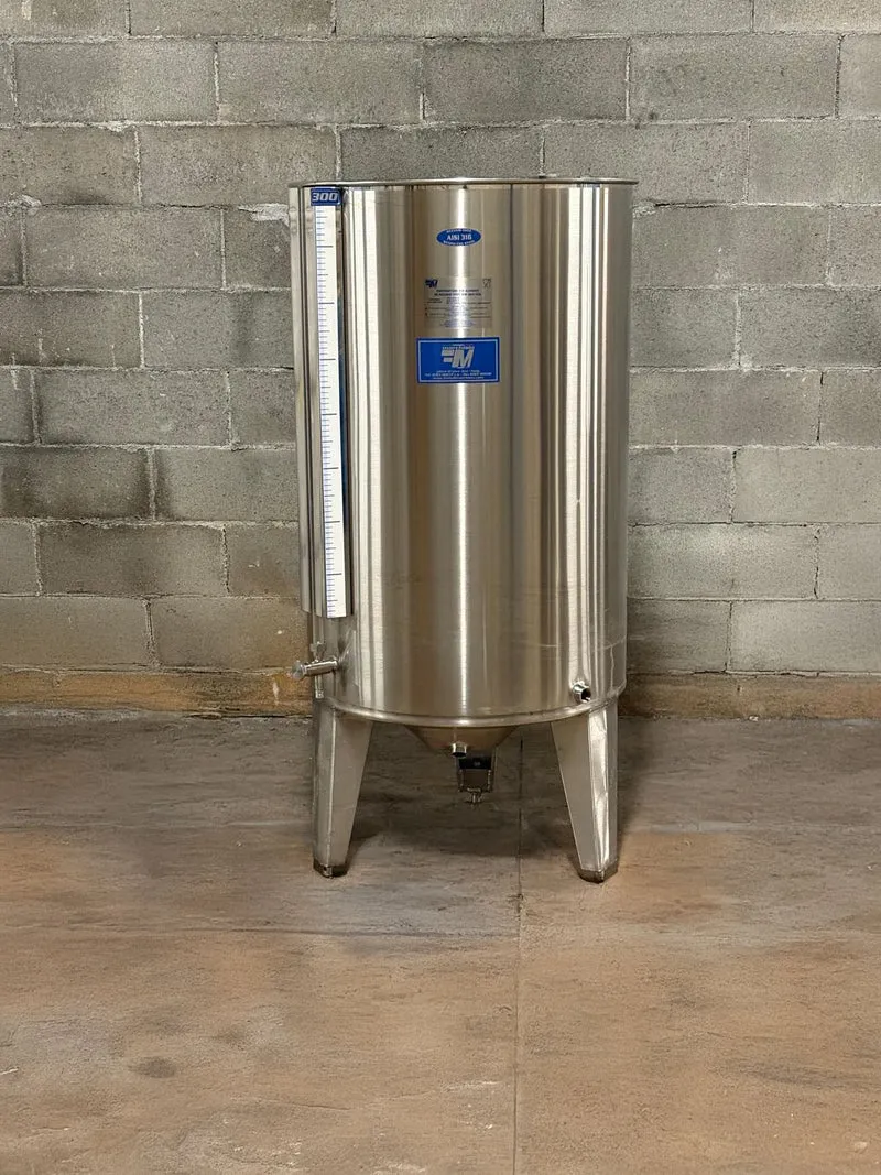 SERBATOIO INOX AISI 316 SEMPREPIENO AD ARIA FONDO BOMBATO 300 LT - OUTLET10