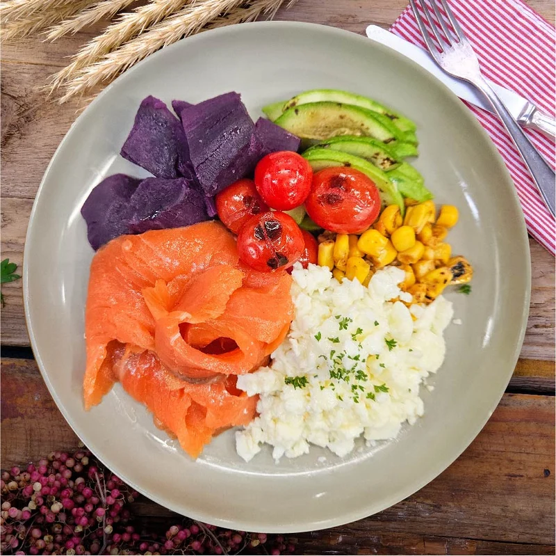 Egg Whites w/ Smoke Salmon & Sweet Potato (Mon)