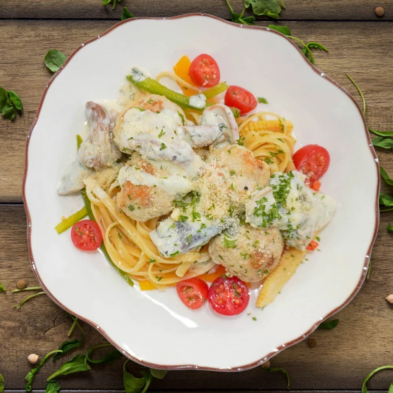 B. Healthy Chicken And Mushroom "Alfredo" W/ Seasonal Vegetable Pasta