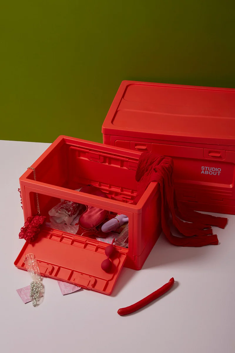 BOX, LARGE, RED