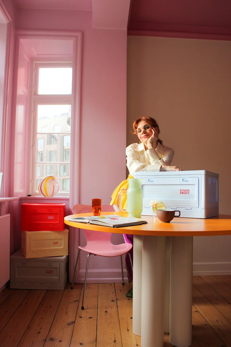 BOX, LARGE, LIGHT GREY