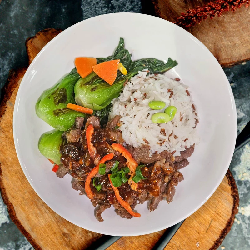 C. Satay Beef W/ Seasonal Vegetables And Edamame Mix Rice