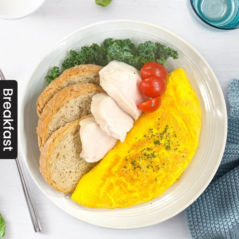 Lean Chicken Breast Omelette w/ Rye Bread (Mon)