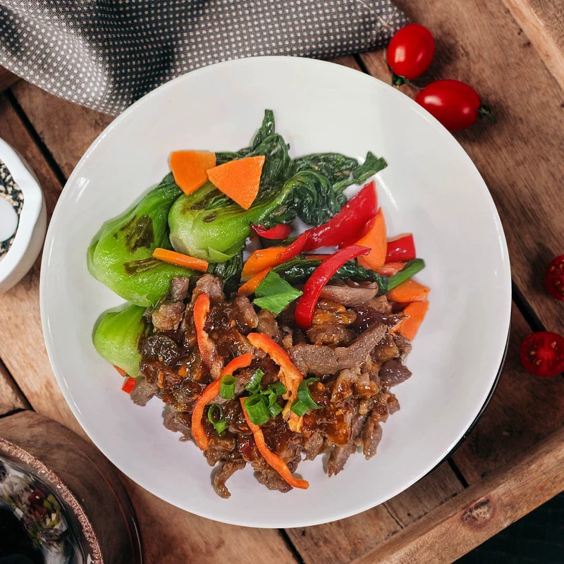 Sautee Garlic Rump Beef W/ Seasonal Vegetable