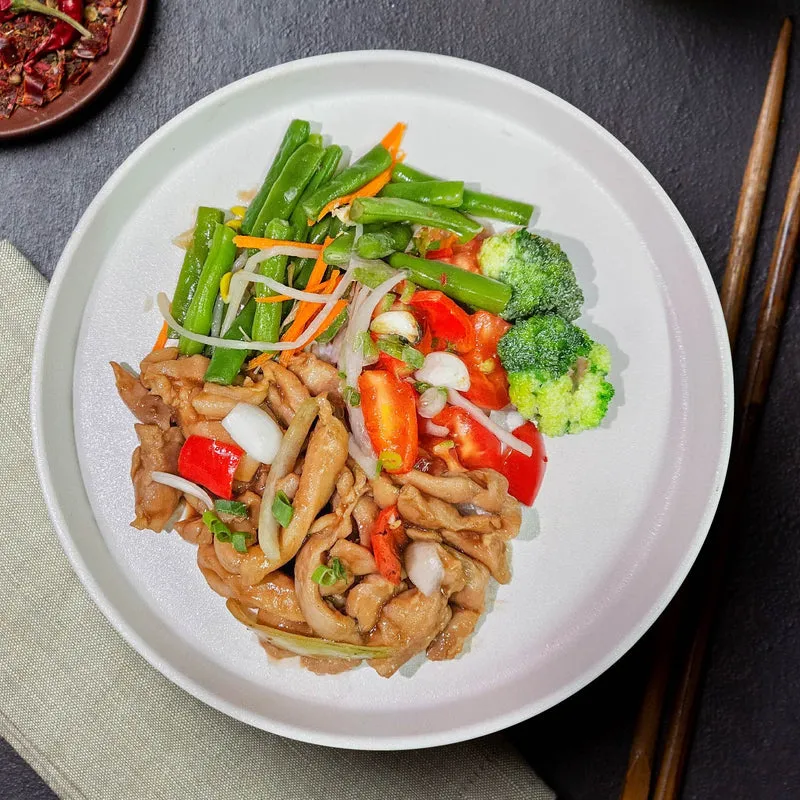 Sizzling Claypot Chicken W/ Seasonal Vegetables