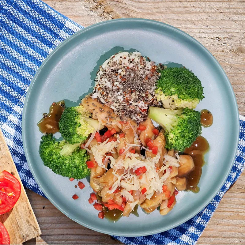 Low Fat Skinless Fortune Chicken W/ Master Braised Sauce, Seasonal Vegetables And Chia Seed Rice