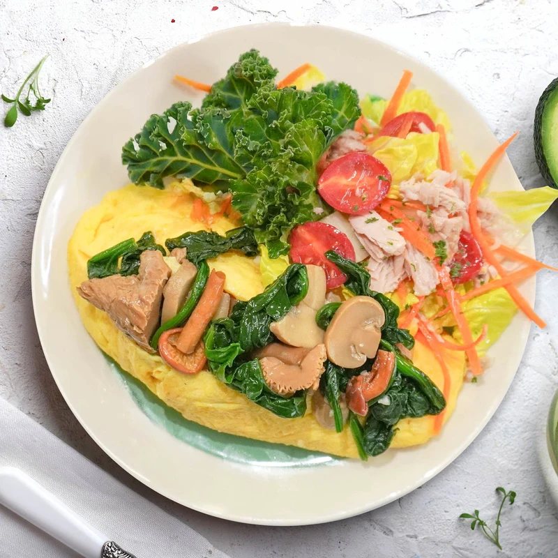 Spinach Mushroom Omelete w/ Side Tuna Salad