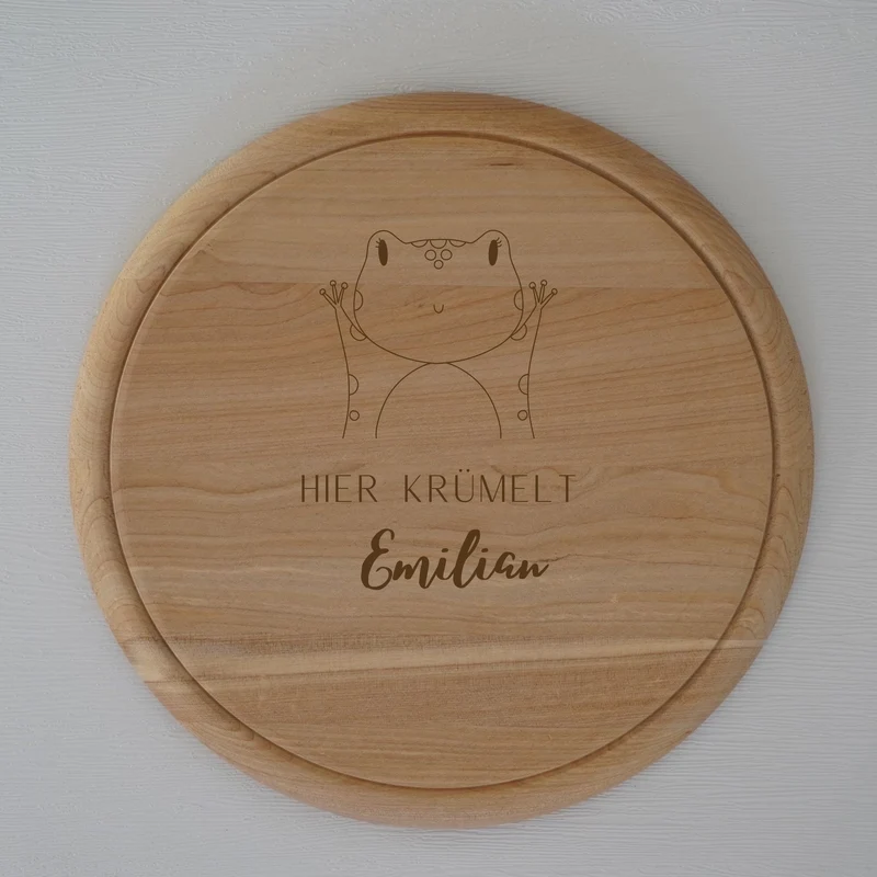Brotzeitbrett rund personalisiert ,,Gravur Frosch''