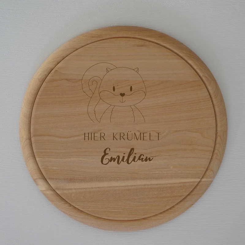 Brotzeitbrett rund personalisiert ,,Gravur Eichhörnchen''