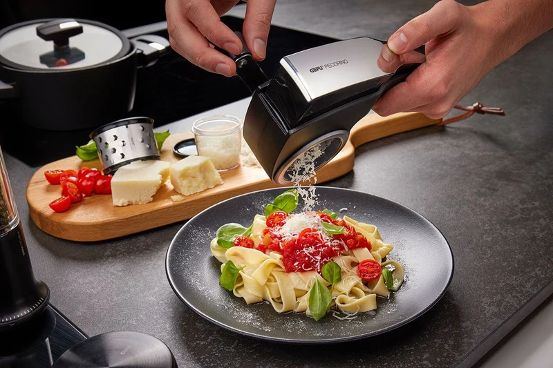 -GEFU- "PECORINO" Trommelreibe mit 3 Schneidtrommeln und Auffangbehälter