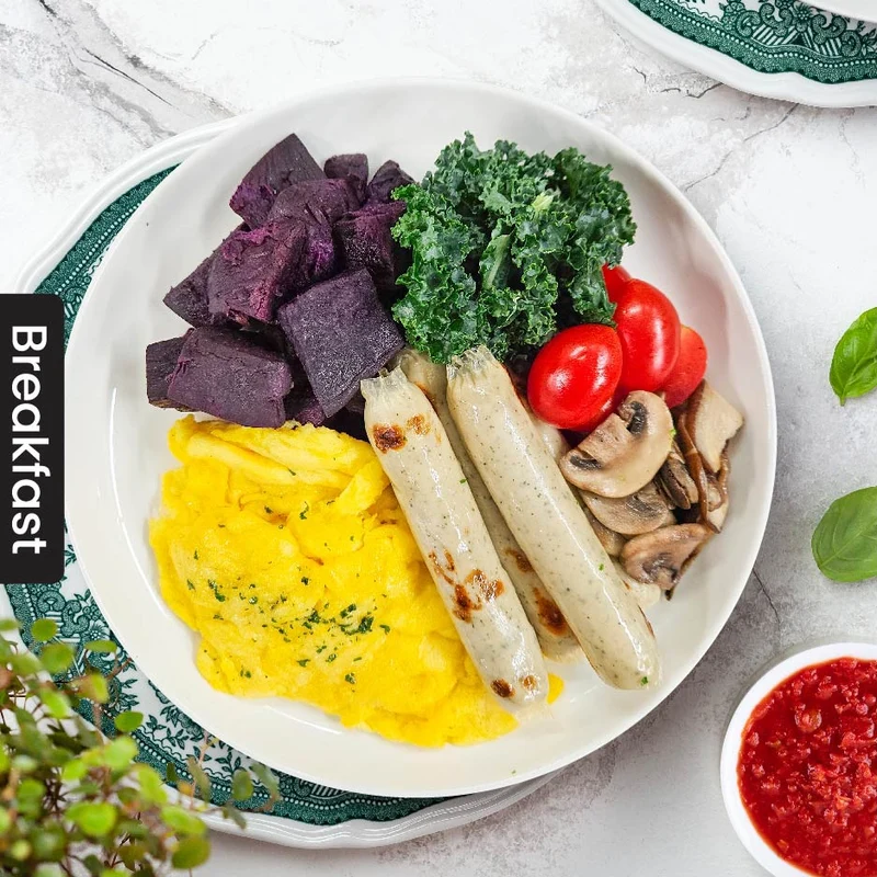 C6. Scrambled Eggs w/ Chicken Sausages & Sweet Potatoes (Tue)
