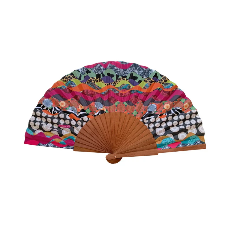 traditioneller Handfächer mit bunten Wellen – Waves