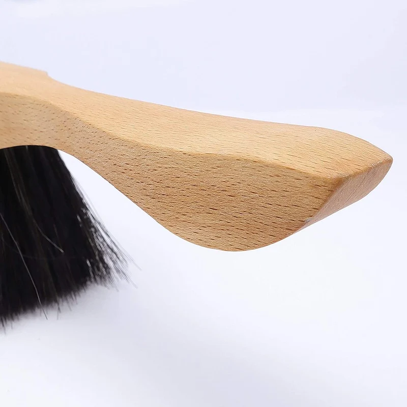 Handfeger aus Holz mit schwarzem Schweifhaar