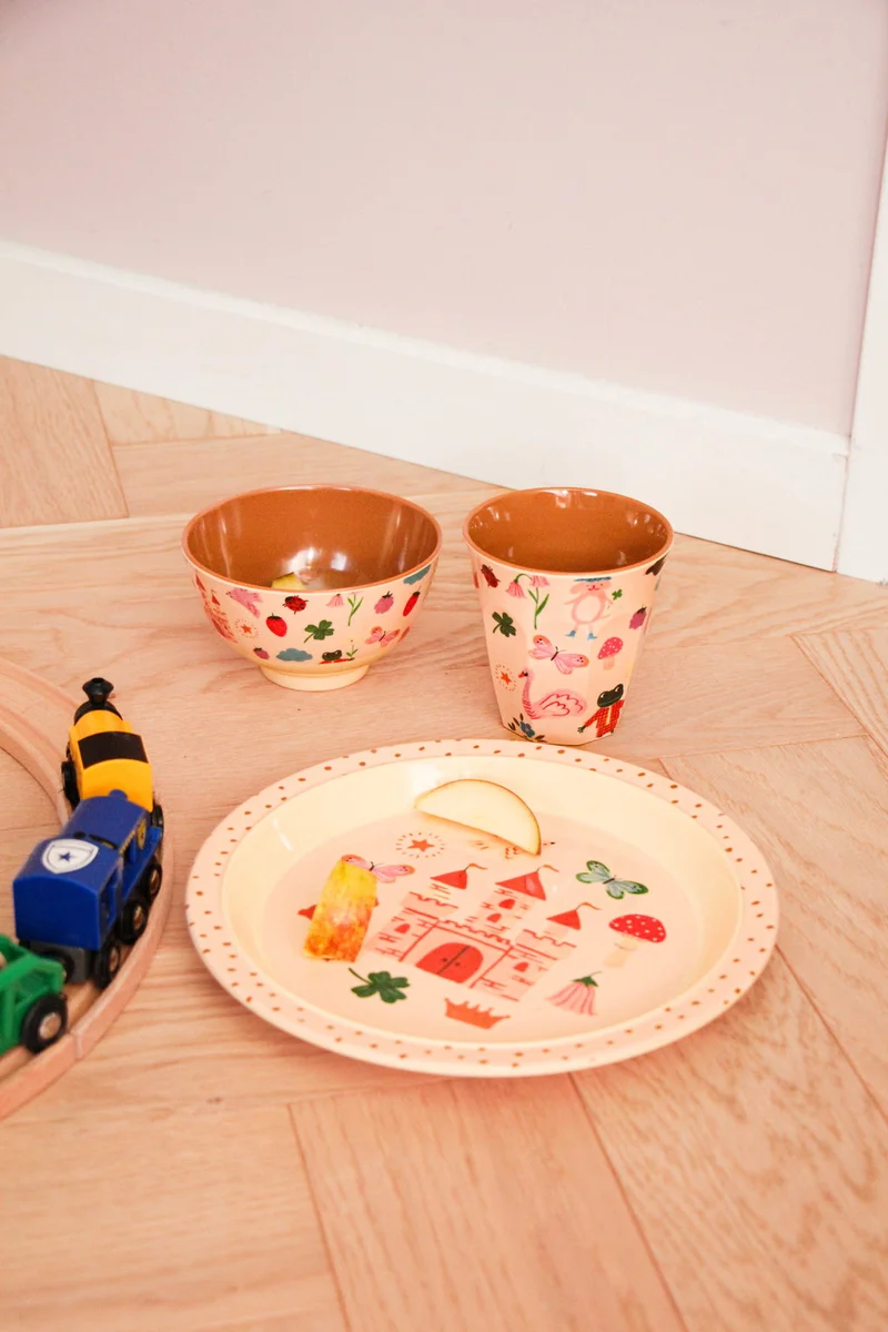 Melamin Becher medium- hellrosa- Fairytale Print