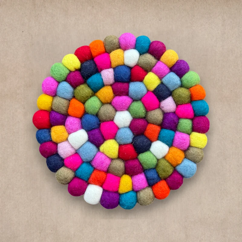 Bunte Filzkugel-Untersetzer – New Heidi 19cm