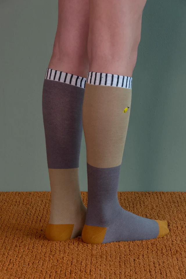 Kniehohe Socken Streifen