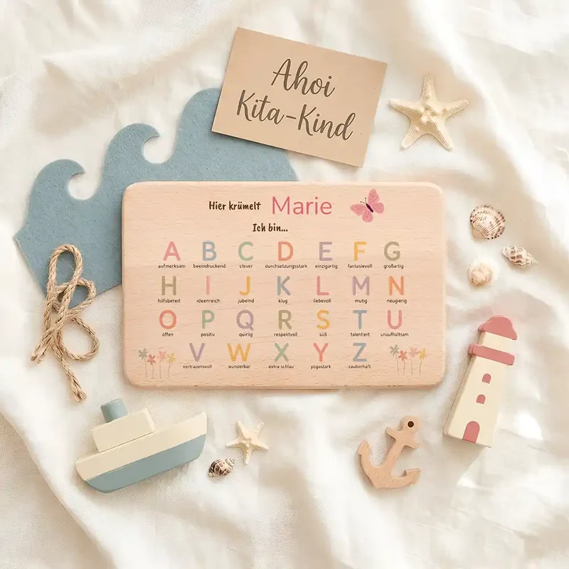 ABC Brettchen Kinder personalisiert – Schmetterling pastell