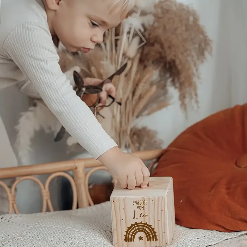 Spardose Kinder, Sparschwein personalisiert - Regenbogen mit Stern