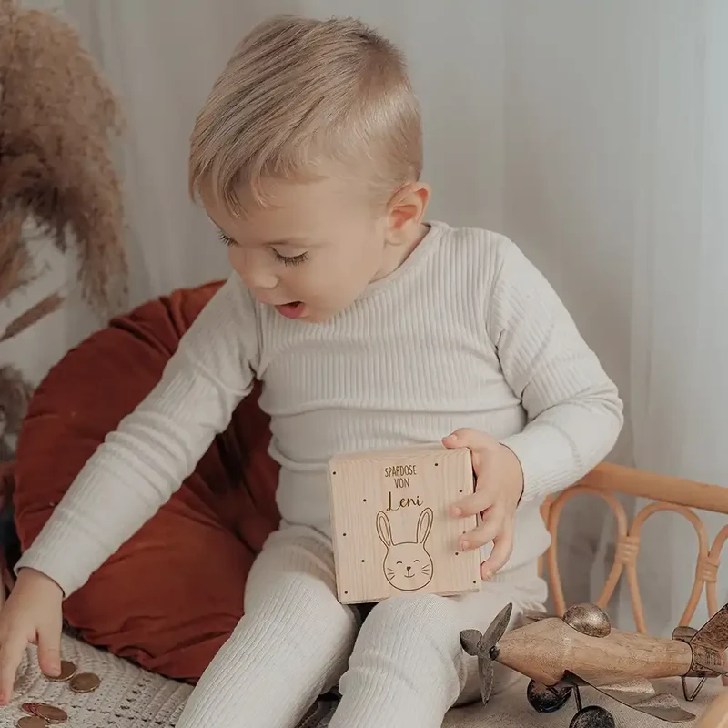 Spardose Kinder, Sparschwein personalisiert - Hase mit Punkten