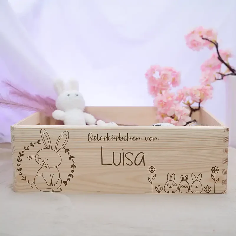 Osterkiste Holz personalisiert - Blumenkranz & Hasenbande