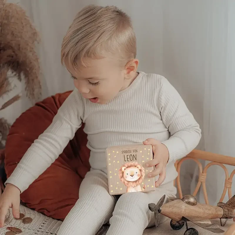 Spardose Kinder, Sparschwein personalisiert bunt - Löwe