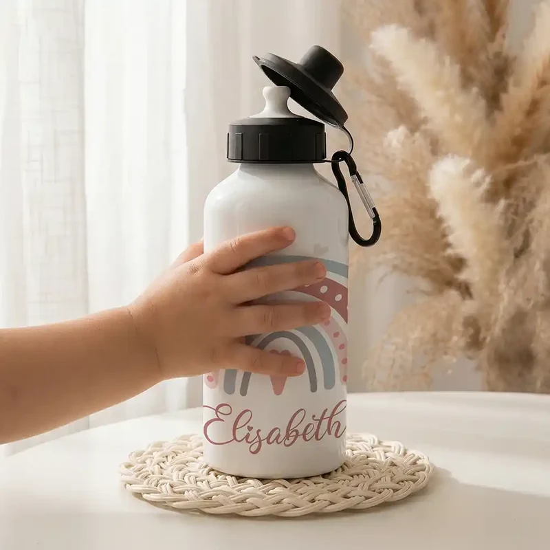 Personalisierte Trinkflasche Kinder – Boho-Regenbogen Herzen