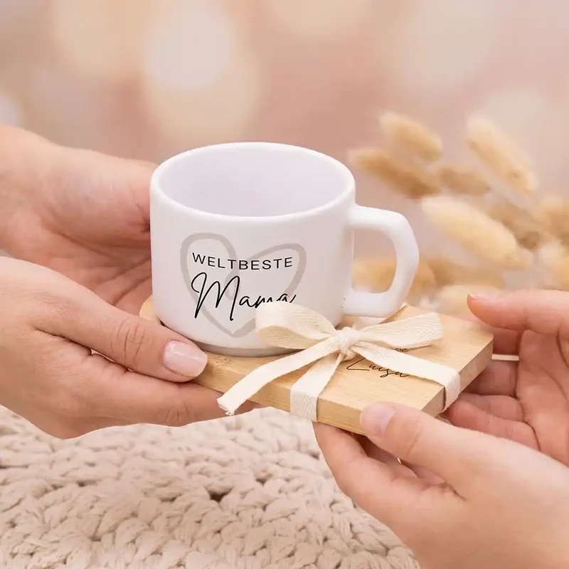 Muttertagsgeschenk Keramikbecher mit Untersetzer – Weltbeste Mama Herz