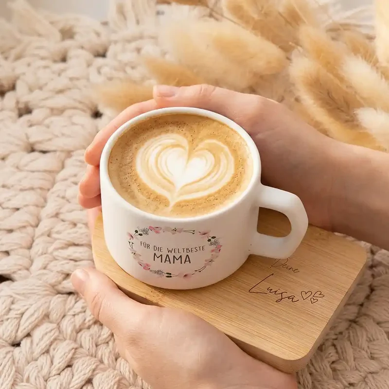 Muttertagsgeschenk Keramikbecher mit Untersetzer – Blumenkranz Weltbeste Mama