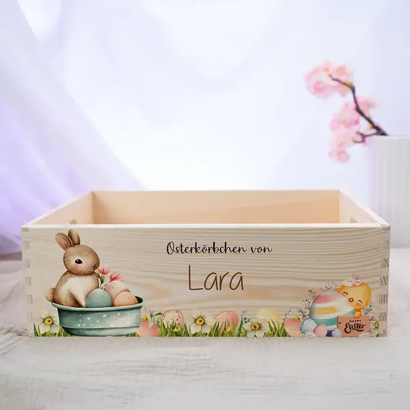 Osterkiste Holz personalisiert - Häschen im Blumenbad