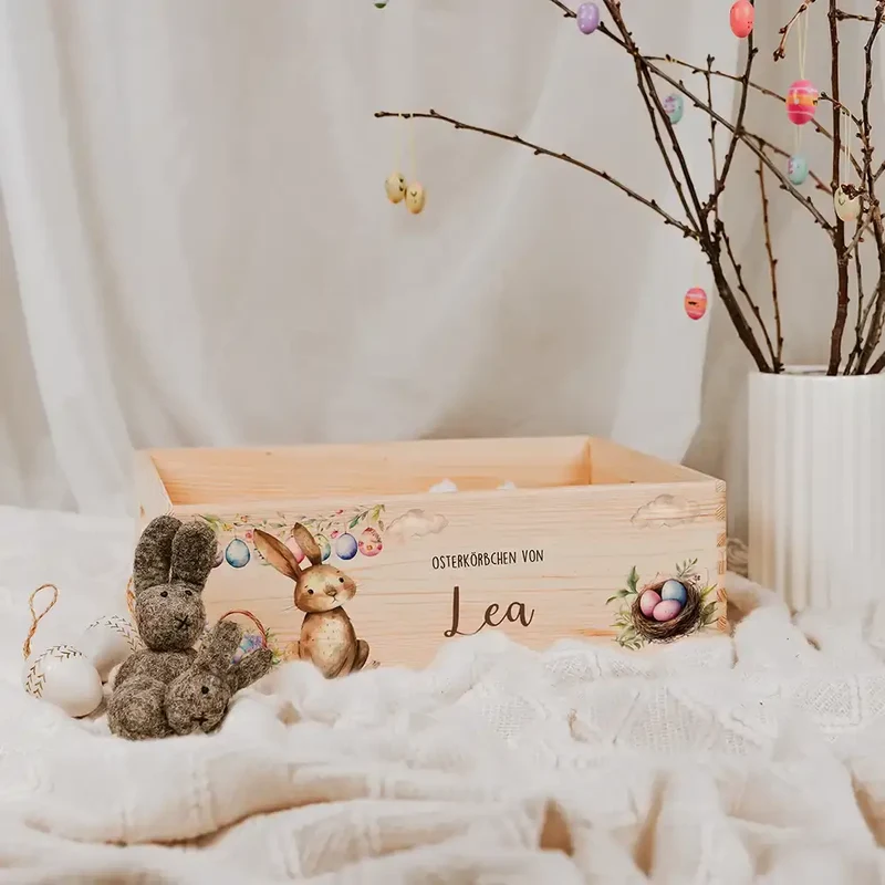 Osterkiste Holz personalisiert - Hase im Eierwunderland
