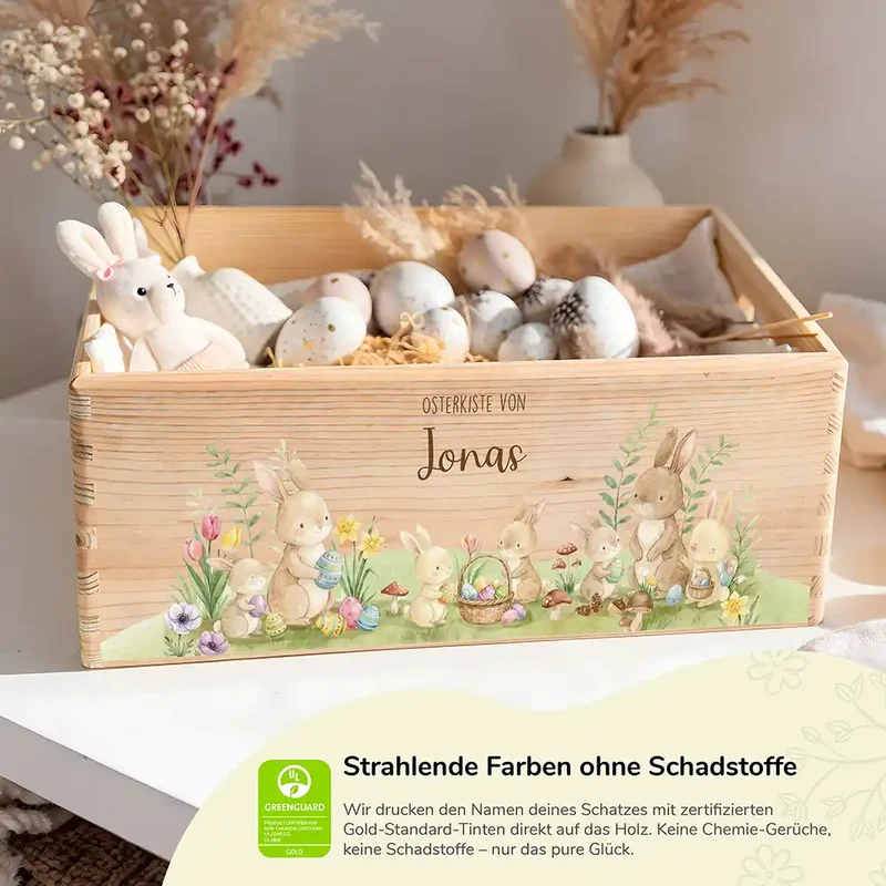 Osterkiste Holz personalisiert - Hasenfamilie im Wald