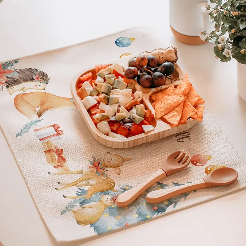 Tischset Kinder personalisiert Weihnachtsmotiv - Schneeflocken-Tierbande