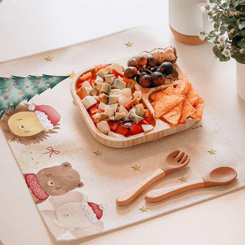 Tischset Kinder personalisiert Weihnachtsmotiv - Weihnachtswald-Tiertruppe