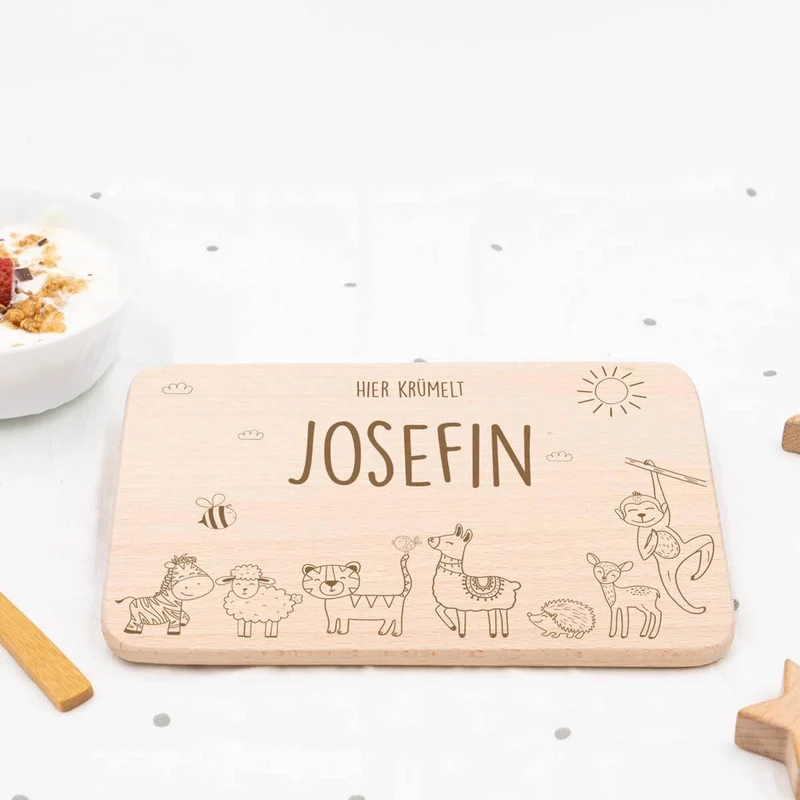 Frühstücksbrettchen Holz personalisiert Fröhliche Tierfamilie