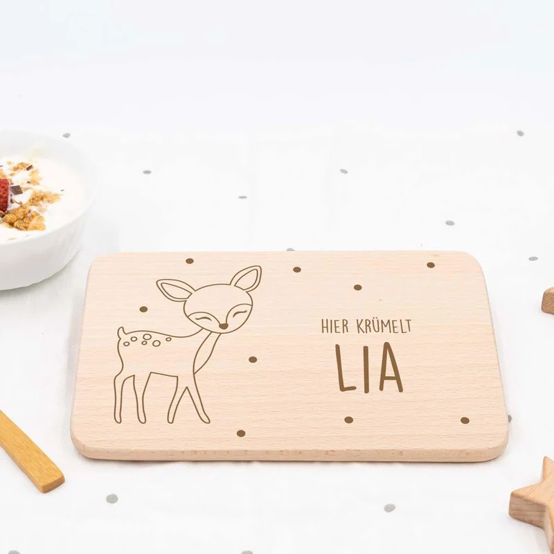 Frühstücksbrettchen Holz personalisiert Fröhliches Reh