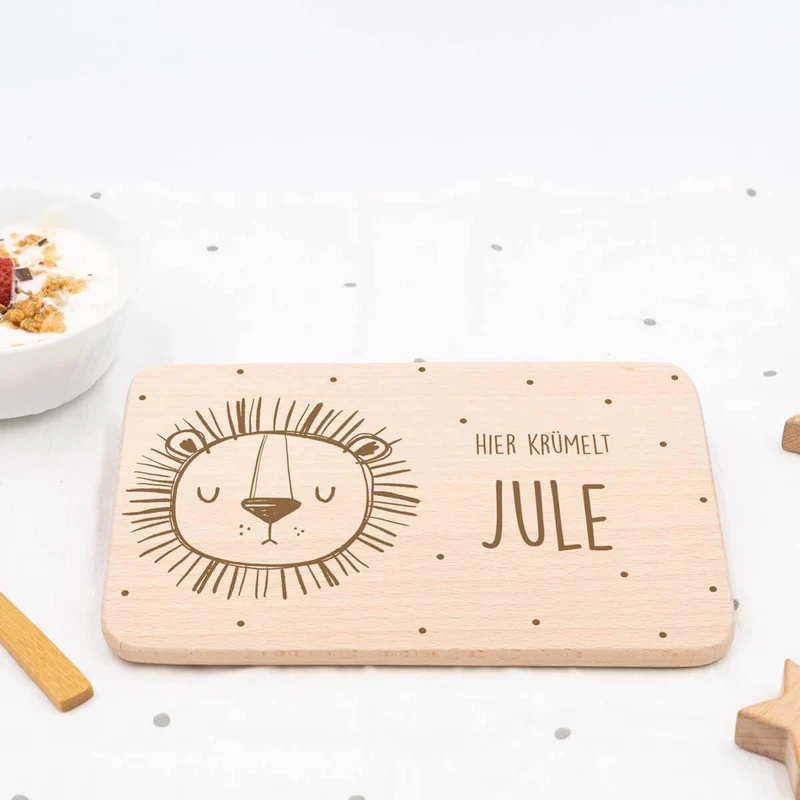 Frühstücksbrettchen Holz personalisiert Löwen Schläfchen