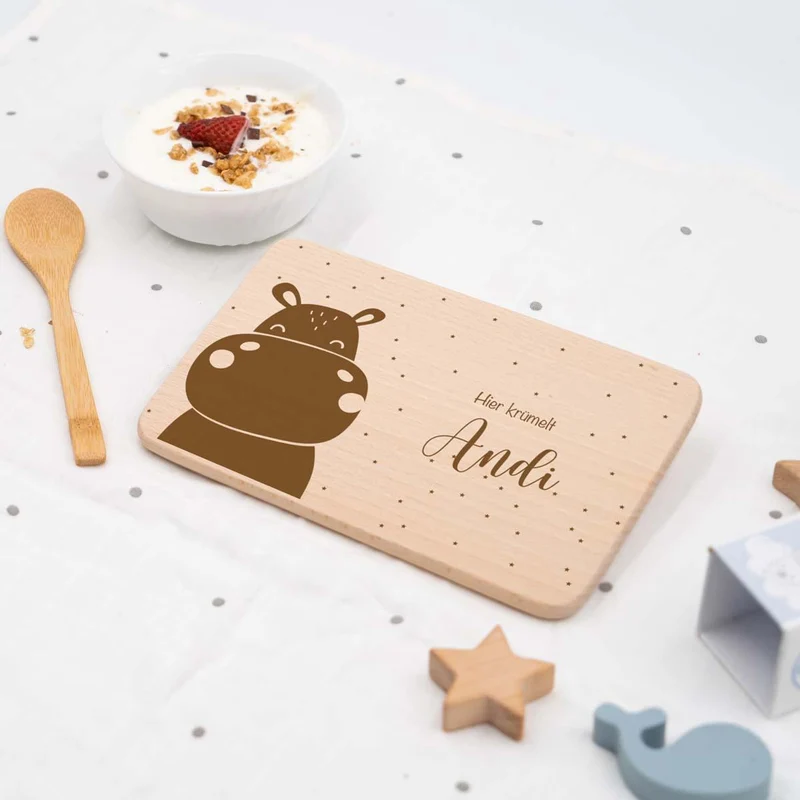 Frühstücksbrettchen Holz personalisiertFröhliches Nilpferd
