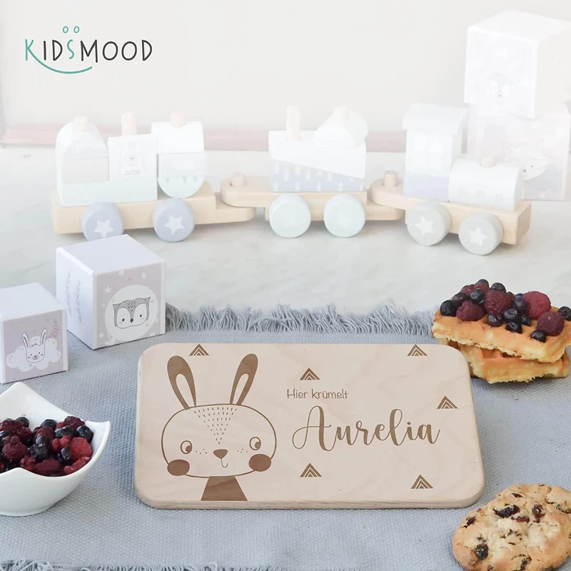 Frühstücksbrettchen Holz personalisiert Häschen Guckt