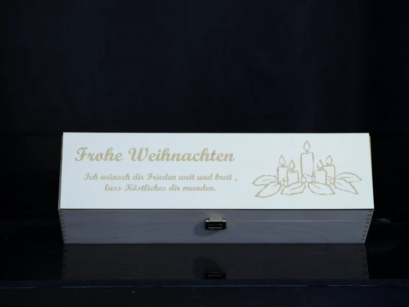 Weihnachtsgeschenk Weinflasche in Holzkiste mit Gravur