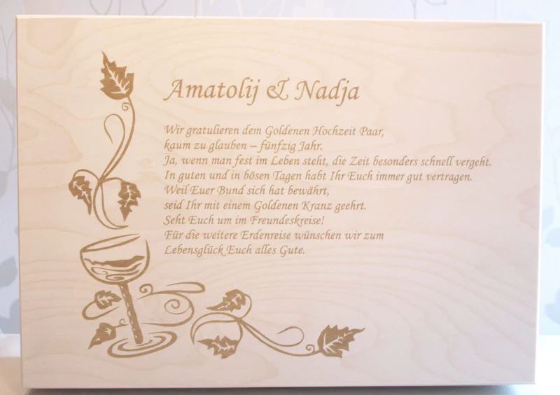 Geschenkset: Rotwein mit Weingläsern und Geschenkkiste inklusive Gravur