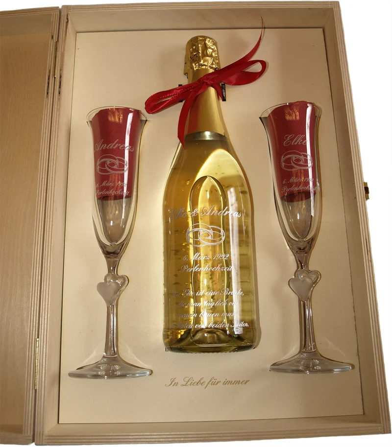 Geschenkset: Goldtraum mit Stölzle L´Amour Sektgläsern und Geschenkkiste inklusive Gravur