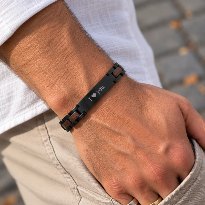 Personalisiertes Herrenarmband aus Edelstahl & Echtholz