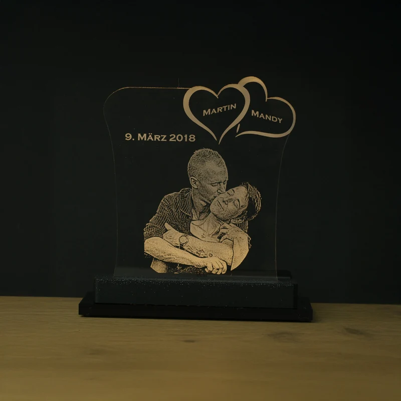 Acrylglas mit Text-/Fotogravur und LED-Beleuchtung